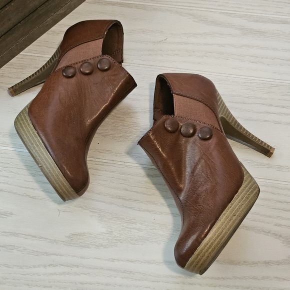 Unlisted Shoes - Unlisted Rust Colored Faux Leather Slip on Booties, high heeled, size 8